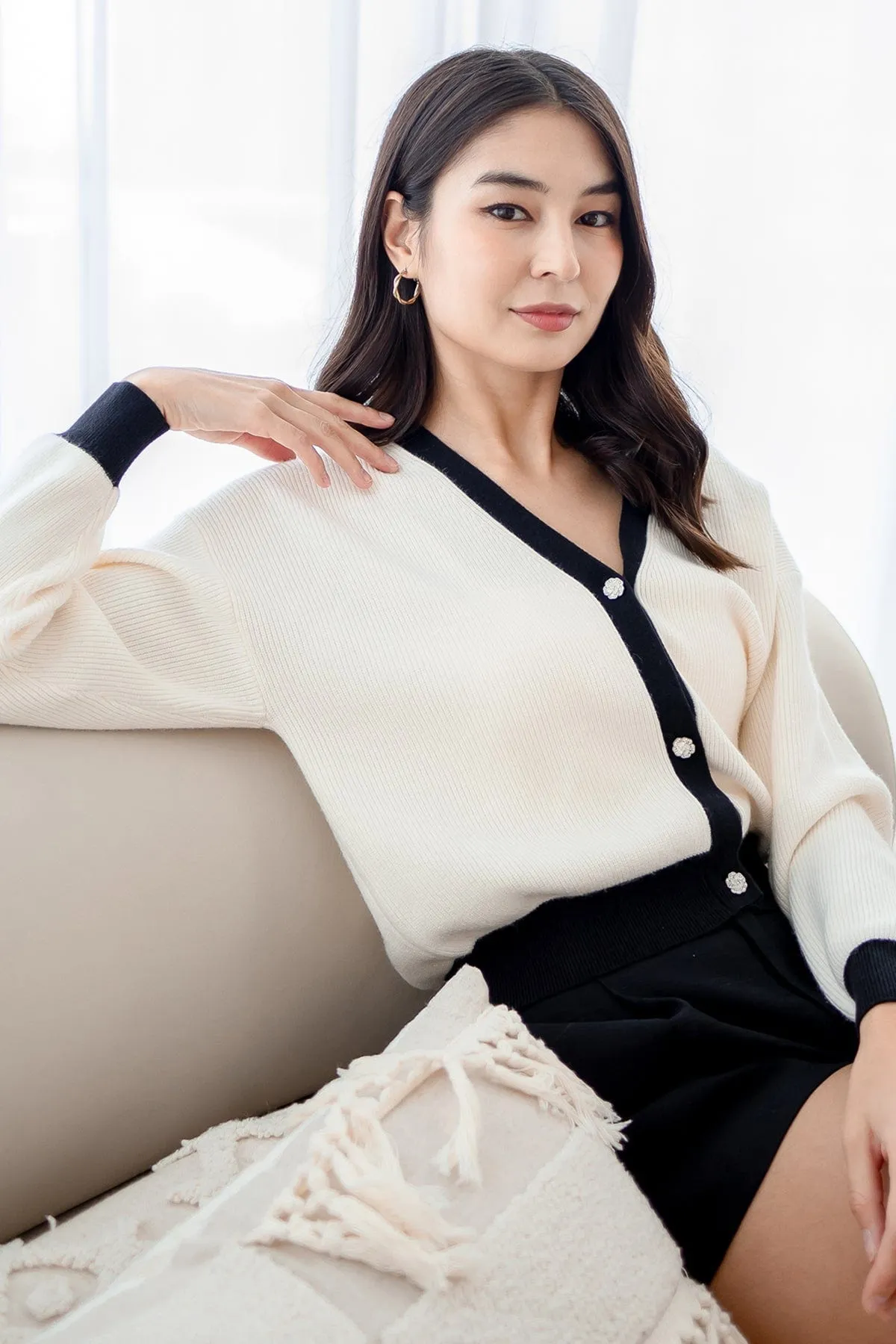 REVERIE CONTRAST PULLOVER CARDIGAN IN CREAM