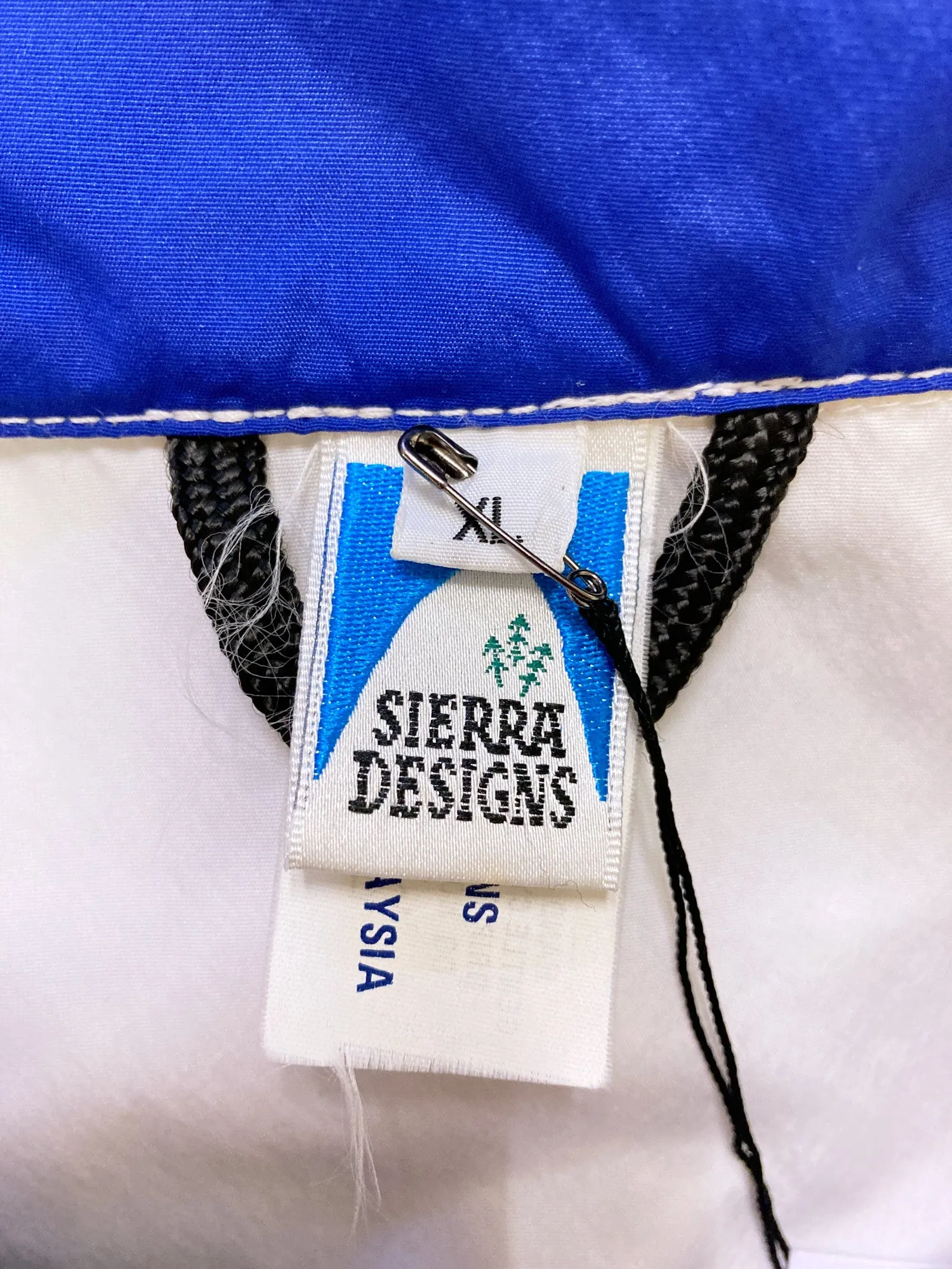 Sierra Designs 1990s white nylon 4 pocket parka with pullover hood - XL
